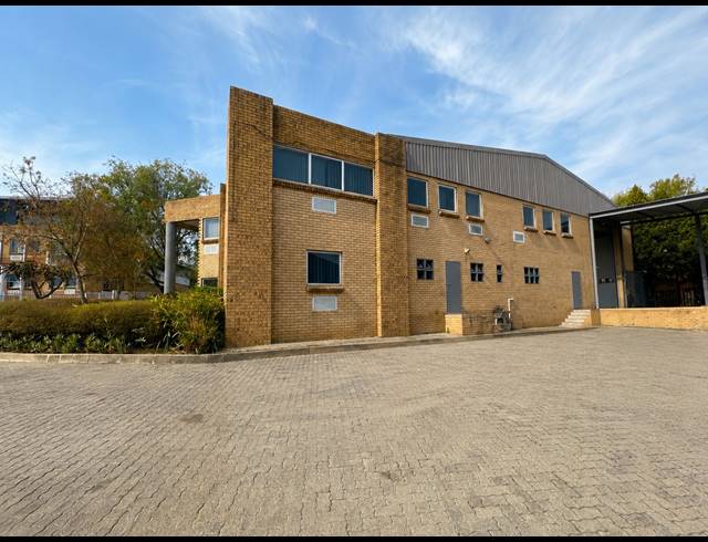 615M² WAREHOUSE TO LET IN KYALAMI